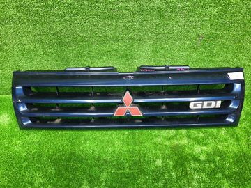 РЕШЕТКА РАДИАТОРА НА MITSUBISHI PAJERO IO H76W
