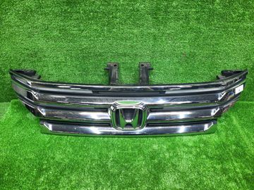 РЕШЕТКА РАДИАТОРА НА HONDA STEPWGN RK5