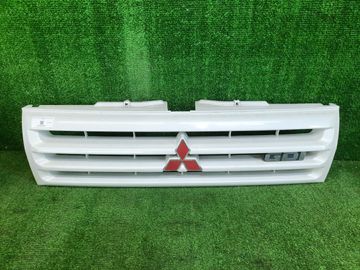 РЕШЕТКА РАДИАТОРА НА MITSUBISHI PAJERO IO H76W