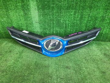 РЕШЕТКА РАДИАТОРА НА TOYOTA AURIS NZE184H