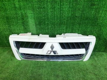 РЕШЕТКА РАДИАТОРА НА MITSUBISHI PAJERO V75W