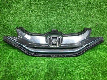 РЕШЕТКА РАДИАТОРА НА HONDA FIT GK3