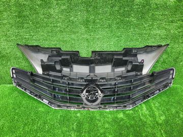 РЕШЕТКА РАДИАТОРА НА NISSAN NOTE E12