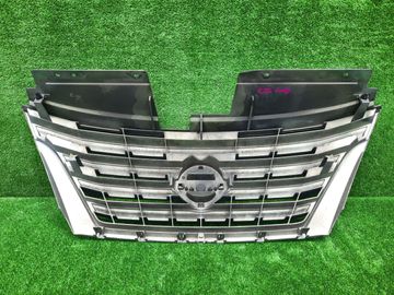 РЕШЕТКА РАДИАТОРА НА NISSAN SERENA C26