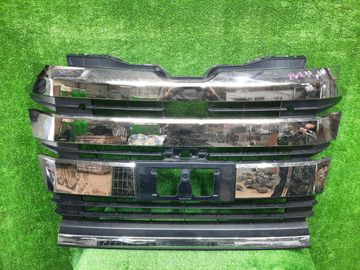 РЕШЕТКА РАДИАТОРА НА TOYOTA NOAH ZWR90