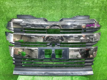 РЕШЕТКА РАДИАТОРА НА TOYOTA NOAH ZWR90