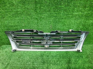 РЕШЕТКА РАДИАТОРА НА MITSUBISHI PAJERO V73W