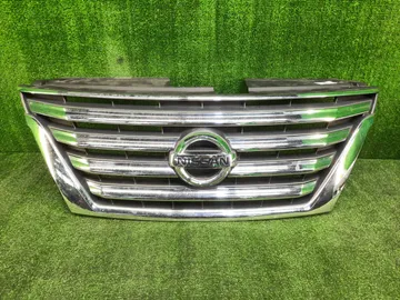 РЕШЕТКА РАДИАТОРА НА NISSAN SERENA C26