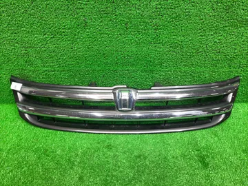 РЕШЕТКА РАДИАТОРА НА TOYOTA ISIS ZNM10G