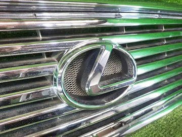 РЕШЕТКА РАДИАТОРА НА TOYOTA CELSIOR UCF31