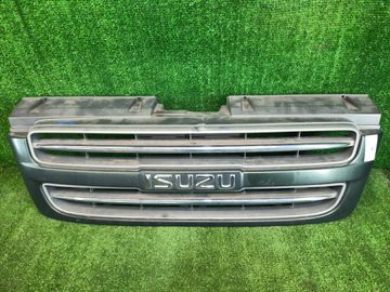 РЕШЕТКА РАДИАТОРА НА ISUZU BIGHORN UBS26