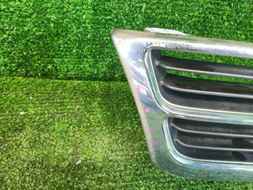 РЕШЕТКА РАДИАТОРА НА TOYOTA CORONA ST191
