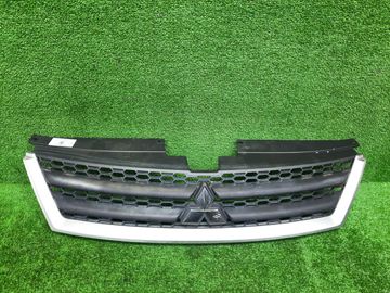 РЕШЕТКА РАДИАТОРА НА MITSUBISHI OUTLANDER CW5W