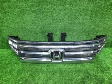 РЕШЕТКА РАДИАТОРА НА HONDA STEPWGN RK5