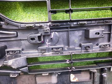 РЕШЕТКА РАДИАТОРА НА TOYOTA NOAH MZRA90W