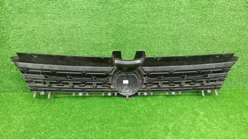 РЕШЕТКА РАДИАТОРА НА VOLKSWAGEN GOLF 5G1