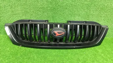 РЕШЕТКА РАДИАТОРА НА DAIHATSU TERIOS J102G
