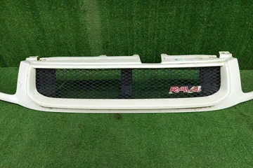 РЕШЕТКА РАДИАТОРА НА TOYOTA RAV4 ACA21W