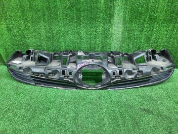 РЕШЕТКА РАДИАТОРА НА TOYOTA PRIUS ZVW51