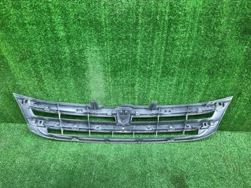 РЕШЕТКА РАДИАТОРА НА TOYOTA ISIS ZNM10G