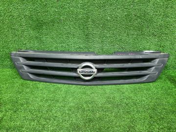 РЕШЕТКА РАДИАТОРА НА NISSAN AD VY11
