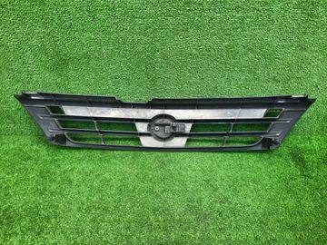 РЕШЕТКА РАДИАТОРА НА NISSAN AD VY11