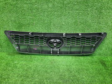 РЕШЕТКА РАДИАТОРА НА TOYOTA IPSUM ACM21W