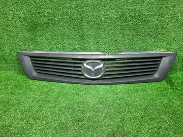 РЕШЕТКА РАДИАТОРА НА MAZDA FAMILIA Y11