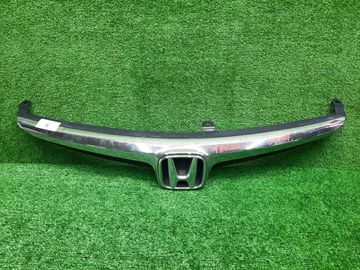 РЕШЕТКА РАДИАТОРА НА HONDA CIVIC FD1