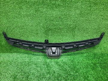РЕШЕТКА РАДИАТОРА НА HONDA CIVIC FD1