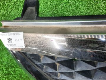 РЕШЕТКА РАДИАТОРА НА MAZDA BONGO FRIENDEE SGEW