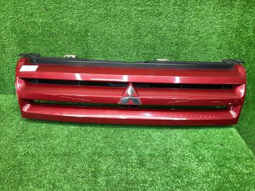 РЕШЕТКА РАДИАТОРА НА MITSUBISHI MIRAGE DINGO CQ1A