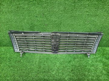 РЕШЕТКА РАДИАТОРА НА NISSAN GLORIA HY34