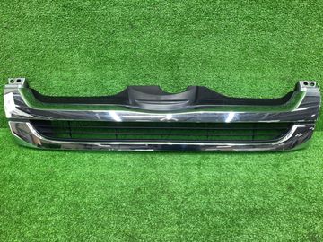 РЕШЕТКА РАДИАТОРА НА TOYOTA HIACE TRH200