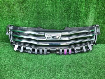 РЕШЕТКА РАДИАТОРА НА TOYOTA NOAH ZRR70G