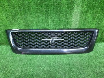 РЕШЕТКА РАДИАТОРА НА SUBARU FORESTER SF5