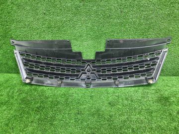 РЕШЕТКА РАДИАТОРА НА MITSUBISHI OUTLANDER CW5W