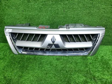 РЕШЕТКА РАДИАТОРА НА MITSUBISHI PAJERO V73W