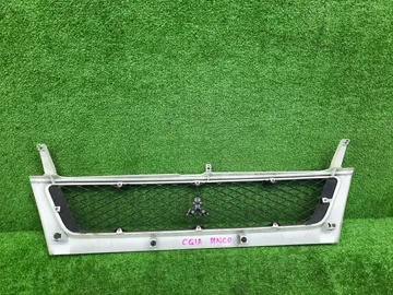 РЕШЕТКА РАДИАТОРА НА MITSUBISHI MIRAGE DINGO CQ2A