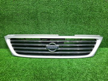 РЕШЕТКА РАДИАТОРА НА NISSAN SUNNY B14