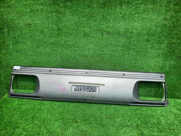 РЕШЕТКА РАДИАТОРА НА MAZDA BONGO SE88M
