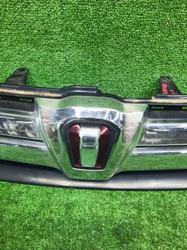 РЕШЕТКА РАДИАТОРА НА TOYOTA ISIS ZGM10G