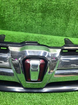 РЕШЕТКА РАДИАТОРА НА TOYOTA ISIS ZGM10G