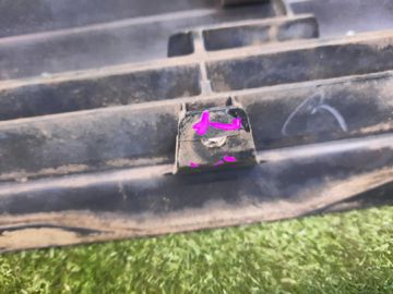 РЕШЕТКА РАДИАТОРА НА TOYOTA CALDINA ST191G