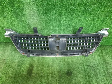 РЕШЕТКА РАДИАТОРА НА NISSAN BLUEBIRD SYLPHY G10