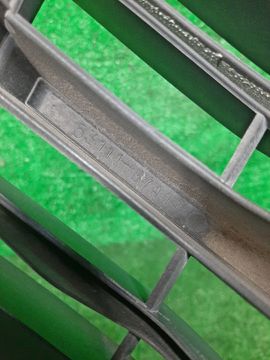 РЕШЕТКА РАДИАТОРА НА TOYOTA CAMI J102E