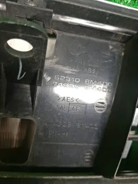 РЕШЕТКА РАДИАТОРА НА NISSAN BLUEBIRD SYLPHY G10