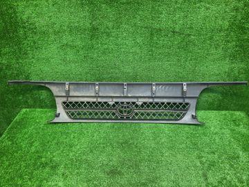 РЕШЕТКА РАДИАТОРА НА TOYOTA HIACE LH178V