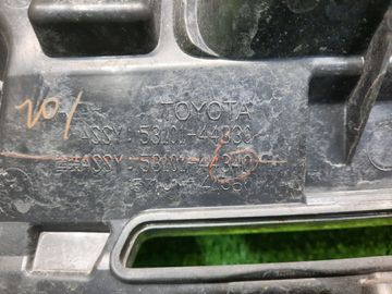 РЕШЕТКА РАДИАТОРА НА TOYOTA ISIS ANM10G