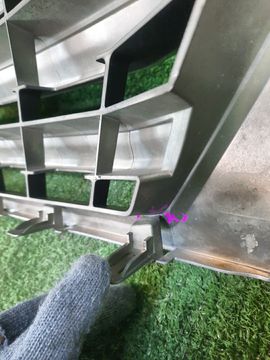 РЕШЕТКА РАДИАТОРА НА NISSAN SERENA C26